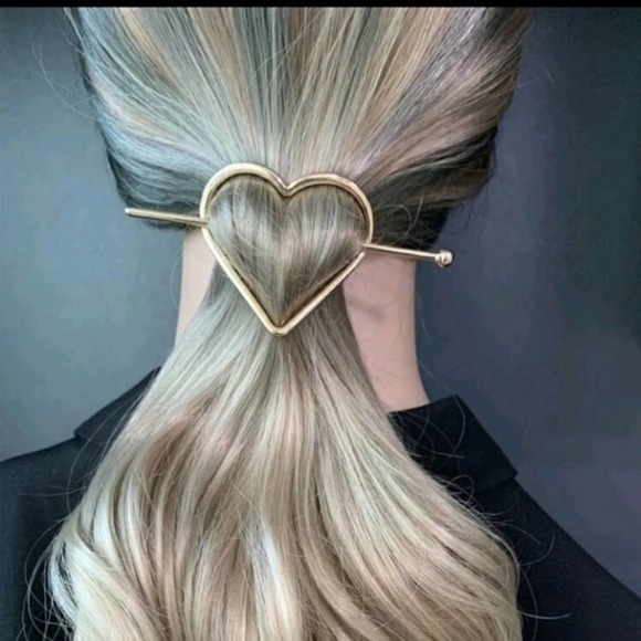 Accessories - NEW Gold Heart Metal Hair Pin